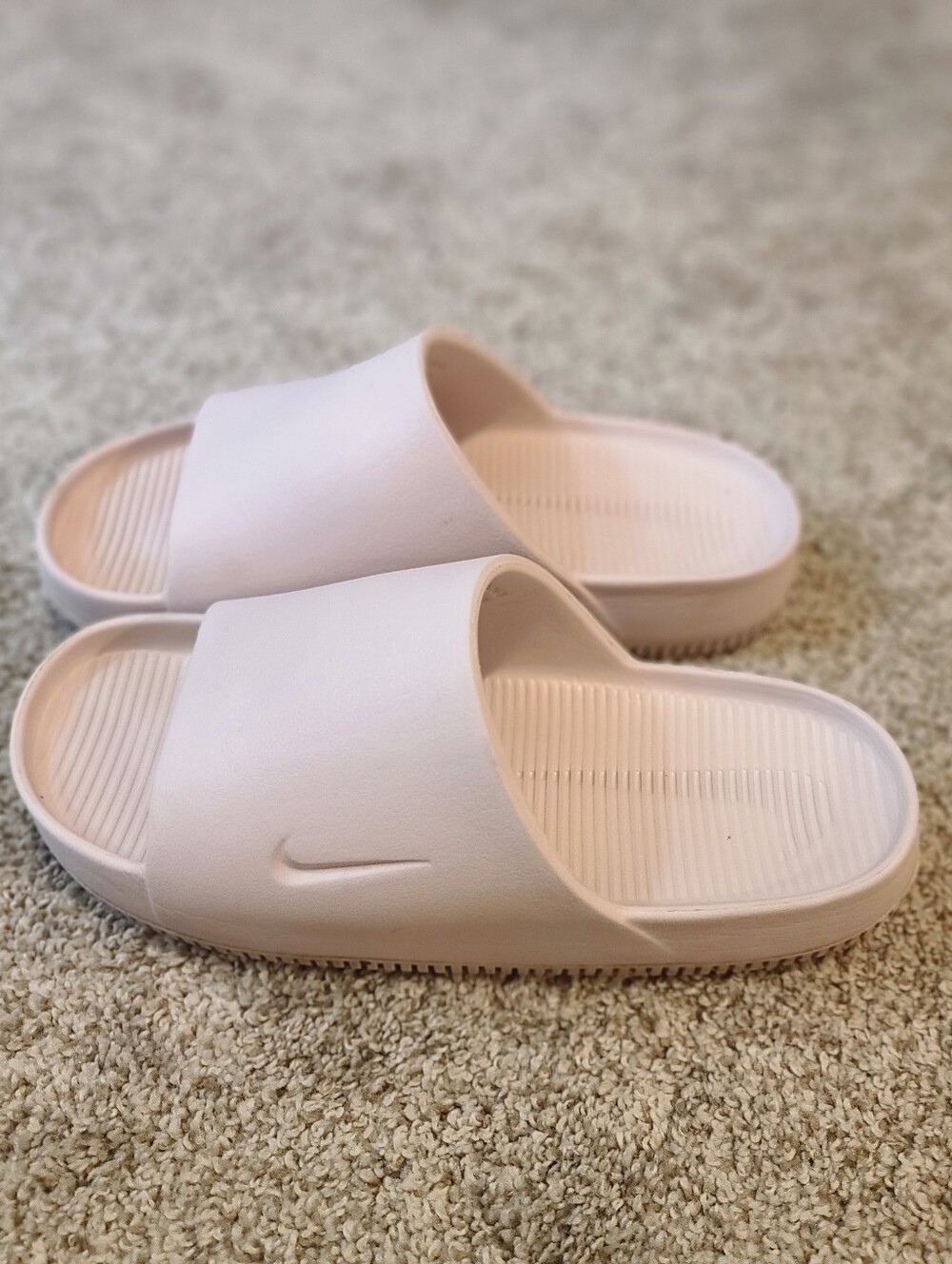 Women's 10, Nike Slide Sandals in Pale Pink